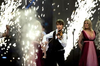 ROLIGERE:  Det har v�rt en hektisk tid for Aleksander Rybak etter at han vant den internasjonale finalen i Melodi Grand Prix i fjor. han vil ha et roligere artistliv etterhvert. FOTO: HENNING LILLEG�RD / DAGBLADET.