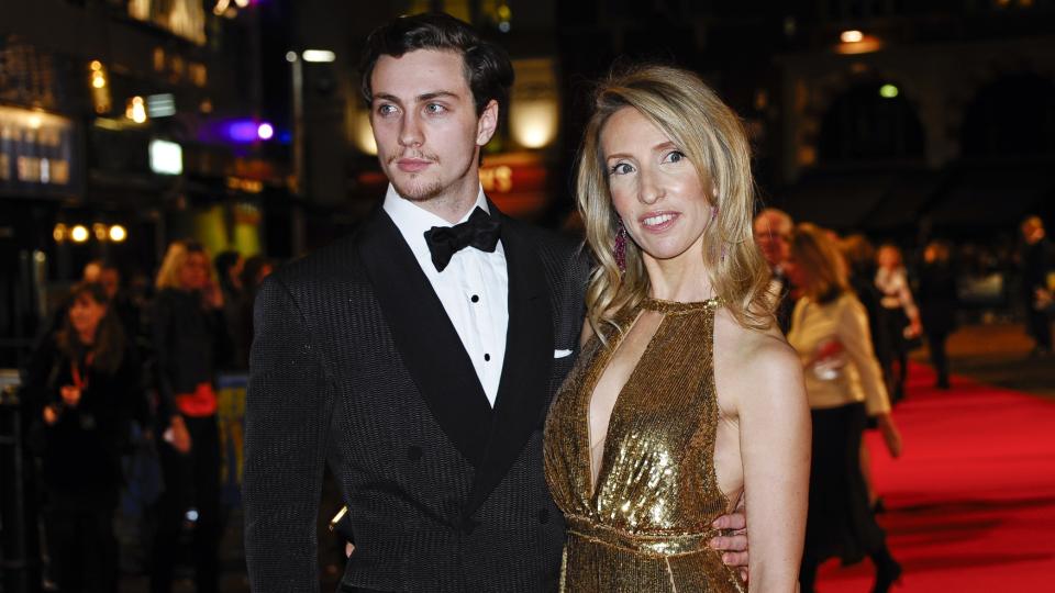 VENTER BARN:  Filmparet Aaron Johnson (19) og Sam Taylor Wood (42). Foto: STELLA PICTURES