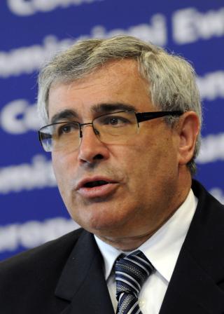 PROTESTERER: Bosnias utenriksminister Sven Alkalaj er selv fremtredende j�de,  og finner seg ikke i beskrivelsen den israelske utenriksministeren kommer med. Foto: AP Photo/Thierry Charlier/SCANPIX