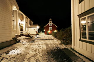 KONGSVOLD FJELDSTUE: Gammel skysstasjon og overnattingssted for konger og pilegrimer. Tunet best�r av et tjuetalls hus, det eldste fra 1720.