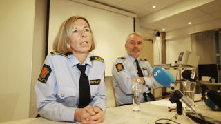 PRESSEKONFERANSE: Politiadvokat Heidi Melø og etterforskningsleder Geir Ole Momyr holdt i dag pressekonferanse om drapet av en 29 år gammel kvinne. En 24 år gammel studentnabo er siktet for forsettlig drap. Foto: Hans Arne Vedlog PRESSEKONFERANSE: Politiadvokat Heidi Melø og etterforskningsleder Geir Ole Momyr holdt i dag pressekonferanse om drapet av en 29 år gammel kvinne. En 24 år gammel studentnabo er siktet for forsettlig drap. Foto: Hans Arne Vedlog