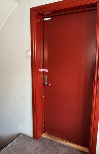 RANSAKET: Politiet har beslaglagt flere gjenstander fra de to aktuelle leilighetene. Foto: SCANPIX