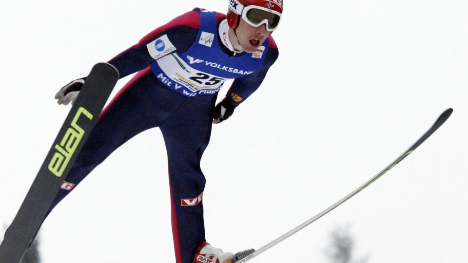 OPPGITTE: Johan Remen Evensen hoppet 210 meter i sitt f�rstehopp - f�r juryen feiget ut.Foto: SCANPIX/AFP/DIETER NAGL