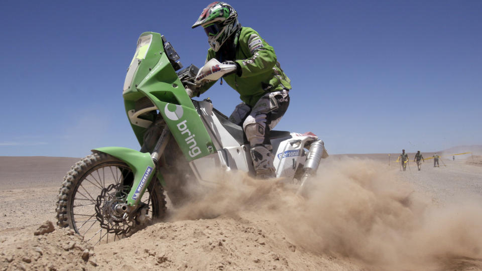 KJEMPER I TOPPEN: P�l Anders Ullev�lseter er helt oppe p� en annenplass i Dakar-rallyet sammenlagt.Foto: SCANPIX/AP Photo/Natacha Pisarenko