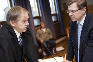 ANKER: F�rstestatsadvokat Bj�rn Kristian Soknes (t.v.) fikk dommen han la ned p�stand om, og Erik Engen Forbord ble d�mt til 16 �rs fengsel. N� anker advokat Torfinn Svanem (t.h.) p� vegne av klienten. Ole Morten Melg�rd / Dagbladet