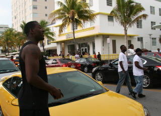 MIAMI:  South Beachs 800 Art Deco bygninger p&aring; Ocean Drive er bakgrunn for Miamis mange festivaler, som her hip-hop festivalen i mai.

Foto: Kirsten M. Buzzi
