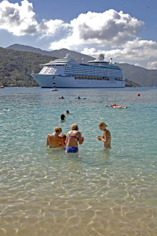 INTAKT IDYLL: Labadee p� Haiti er selve symbolet p� cruise i Karibia. Det kraftige jordskjelvet p� Haiti har ikke for�rsaket �deleggelser her. Arkivfoto: Eivind Pedersen