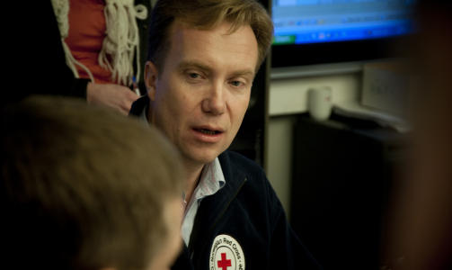REISER SELV:  Generalsekret�r i R�de Kors B�rge Brende reiser selv med R�de Kors-flyet ned til Haiti i ettermiddag. Foto: �istein N. Monsen