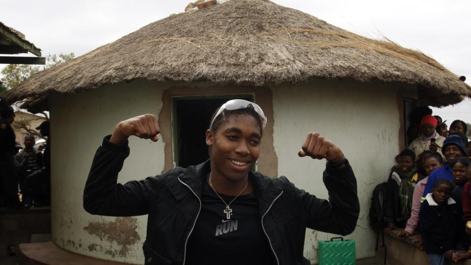 M� KJ�NNSTESTES: Caster Semenya nektes � stille i konkurranser inntil kj�nnstesten er klar. Foto: Themba Hadebe / AP.