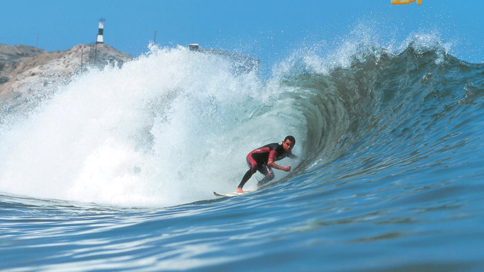 Verdens lengste venstreh�ndsb�lge for surfere finnes i Peru.