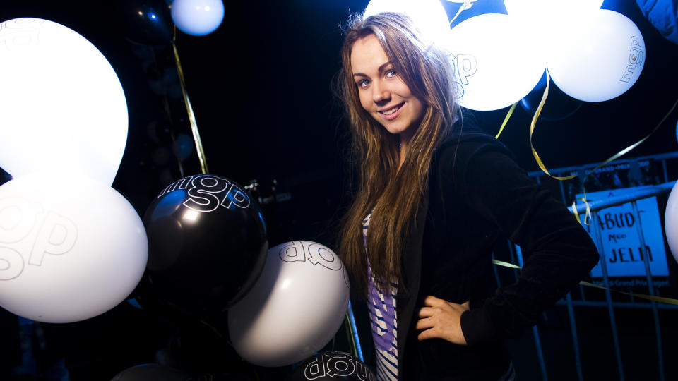 MGP-DEBUT: Tomine Harket (16), datter av Morten Harket, scenedebuterer som soloartist under kveldens MGP-delfinale. Tomine er �rets yngste deltaker. Foto: H�KON EIKESDAL