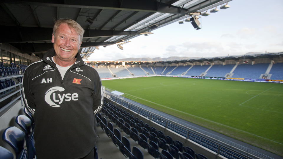 VANT MOT BRYNE: �ge Hareide har f�tt en sm�pen start p� sesongen som nybakt Viking-trener. I dag slo siddisene Bryne 3-0. Foto: Alf Ove Hansen / Scanpix