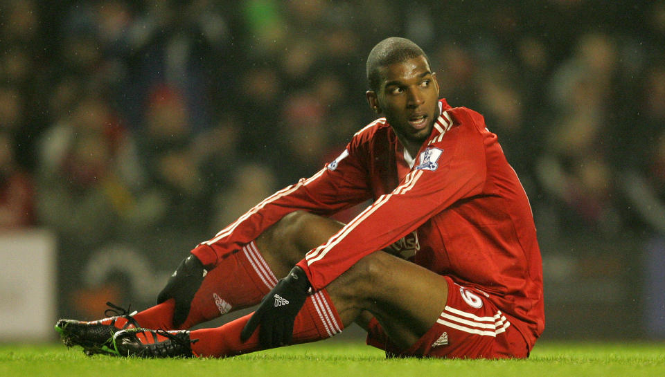 UTE I KULDA: Ryan Babel figurerer �penbart ikke i Rafael Benitez' framtidsplaner. Nederlenderen gj�r det neppe enklere for seg selv ved � ytre sin misn�ye p� minibloggtjenesten Twitter.Foto: SCANPIX/AP Photo/Tim Hales
