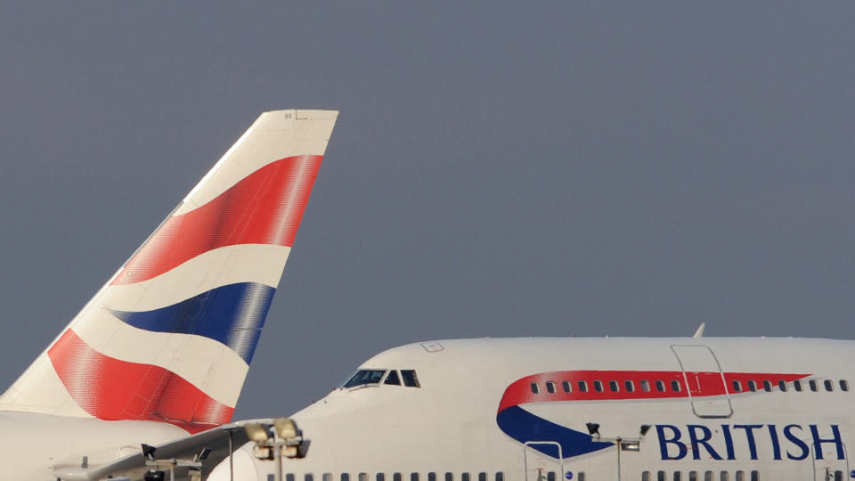  SPESIELLE BARNEREGLER:  Britisk rett skal avgj�re om Britisk Airways kan nekte voksne menn � sitte ved siden av barn som reiser alene. FOTO: REUTERS/SCANPIX.
