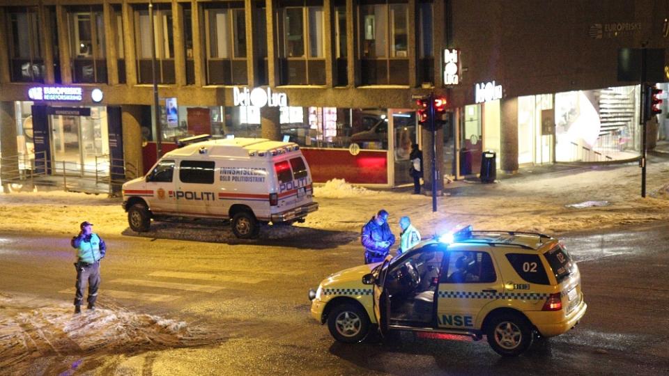 UKLART: En mann i starten av tjue�ra ble skutt i Oslo i firetida i natt. Offeret nekter � forklare seg for politi, og verken �sted, gjerningsperson eller hendelsesforl�p er kjent. Foto: Svein Gustav Wilhelmsen