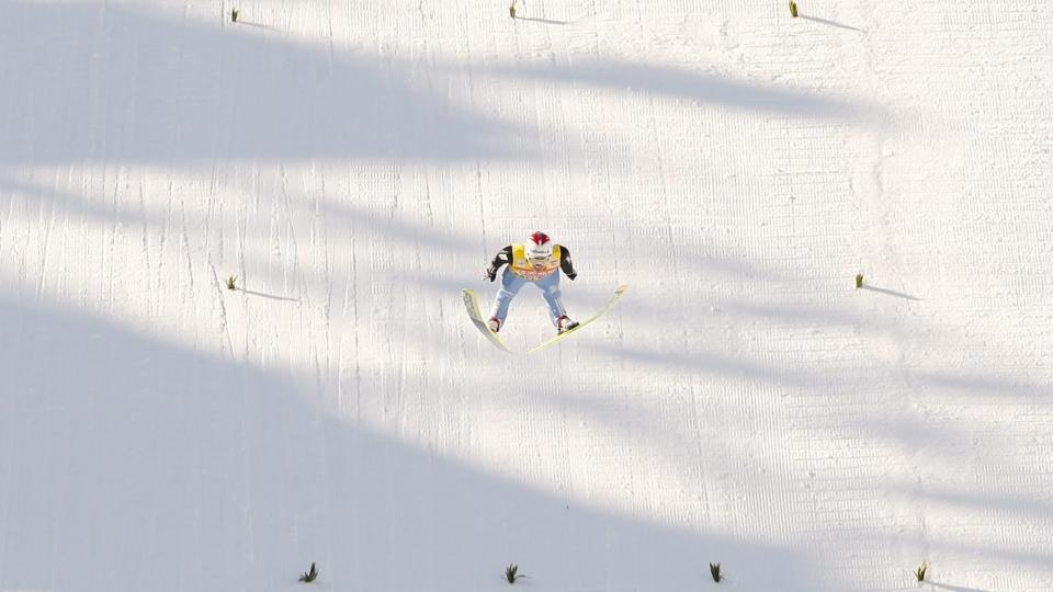 BEST: Sveitsiske Simon Ammann var best i begge omganger og vant dermed fortjent i Sapporo.Foto: SCANPIX/EPA/DAI KUROKAWA
