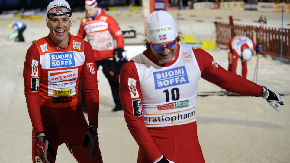 NEDTUR: Ola Vigen Hattestad og �ystein Pettersen danset i m�lomr�det etter dobbeltseier i Kuusamo i november, i dag gikk det d�rligere. Vigen Hattestad er videre, men hele fem nordmenn ble sl�tt ut i prologen.Foto: SCANPIX/AFP/OLIVIER MORIN