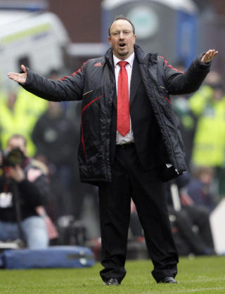 SNYTT: Benitez mener Liverpool skulle hatt to straffespark i kampen mot Stoke.Foto: SCANPIX/REUTERS/Darren Staples