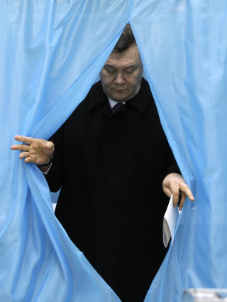 VINNER F�RSTE OMGANG: Opposisjonslederen Viktor Janukovitsj ser if�lge flere meningsm�linger ut til � vinne f�rste valgomgang i presidentvalget i Ukraina. Foto: SCANPIX