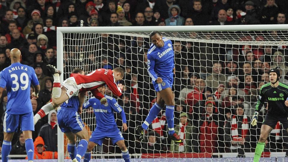 ETTERTRAKTET: Det nordiske rettighetene til Premier League er solgt til et selskap som akter � selge dem videre igjen. Her spiller Chelsea mot Arsenal i november. Foto: EPA/GERRY PENNY