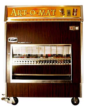 Kunst p� boks: Da det ble forbudt � selge sigaretter gjennom automatene, fikk Clark Whittington en lys id�: Salg av kunst til mindre�rige er ikke forbudt.