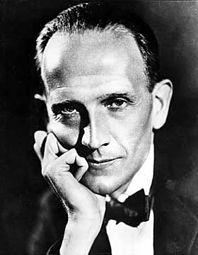 OPPHAVSMANNEN: Den britiske forfatteren A.A. Milne. Siden fikk han veldig lyst til � kvitte seg med ham.