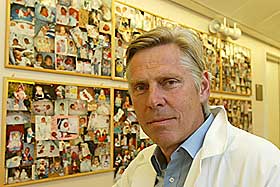 OVERTAR: Thomas �byholm overtar ansvaret. Han er professor ved kvinneklinikken. 