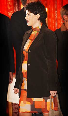 H�YGRAVID: M�rtha p� avduking av maleri av Dronning Sonja i R�dhuset.  Foto: Heiko Junge/SCANPIX 