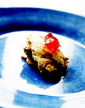 Foie gras chantilly: Feit g�selever, portvinsgel� og vann blir nydelig mousse.