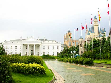 DET HVITE HUS: I denne kopien i Hangzhou har Ann Iren oppholdt seg den siste tida. Hun har reist i landet og har jobbet fra Shanghai.