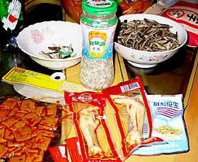 SNACKS: H�nsef�tter og solsikkefr� til videokvelden. Foto: ANN IREN GLIMSDAL