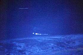 UFO-RKLARLIG: Her er noen av de mange mystiske, lysende gjenstandene som har fl�yet over Hessdalen de siste �rene.
