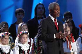 
FIKK TRAMPEKLAPP:  Fredsprisvinner Kofi Annan fikk trampeklapp under Nobel-konserten i kveld.
