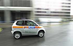 I FARTA: Politi ferdes fra f�r p� sykkel og med hest, n� skal London-politiet kj�re rundt i elektriske Think.