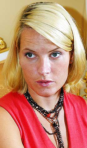 LER AV TYSKE OPPSLAG: Mette-Marit lar ikke fantasifulle oppslag i tysk presse gå inn på henne.
