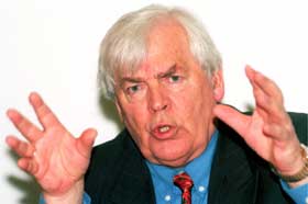 - FOLK SKJ�NNER IKKE HVA DE STEMMER P�: Thorbj�rn Berntsen �nsker FrP i regjering for � f� vist hvor galt det vil g�. 
