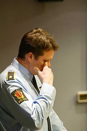 PRESSEKONFERANSE: Operasjonsleder �yvind Aas ved S�ndre Buskerud politidistrikt redegjorde for funnet av Tore T�nne p� en pressekonferanse i Drammen klokka 20.30 i g�r kveld.