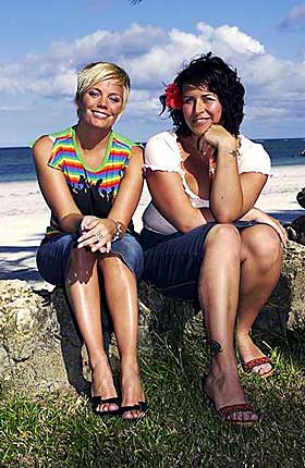 SJOKKERT: Programleder for svenske Harem, Gry Forssell, er oppskaket over det som er skjedd. Her fotografert tidligere sammen med med-programleder Hannah Widell.