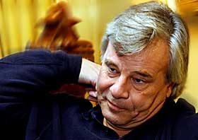 U�NSKET I USA: Jan Guillou hevder han ikke f�r fly over amerikansk luftrom lenger, og beskylder svenske S�po for� ha spredt feilinformasjon om ham.
