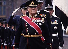 M�TTE3 TROLIG ALI:  Kong Olav. Bildet er fra 1982.