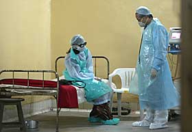 LABERT HELSEVESEN: India frykter et SARS-utbrudd. Forel�pig er det bare meldt om fem smittede, men tallet kan v�re langt h�yere.