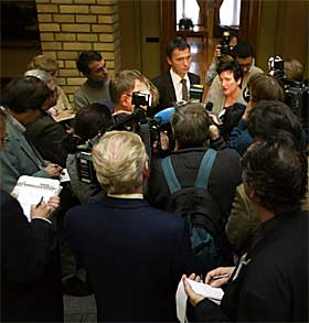 PRESSE: De fleste journalistene stemmer enten SV eller Arbeiderpartiet, viser en ny unders�kelse. Her fra budsjettbehandlingen i Stortinget i fjor.