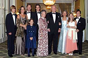FEIRER: I januar feiret Erling Lorentzen 80-�rsdagen sin p� Grand Hotel i Oslo. N� feirer familien igjen. Denne gangen er det gullbryllup.