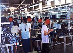  SLAVEARBEIDERE:  Illegale immigrantarbeidere fra Burma jobber under slaveforhold p� klesfabrikker i Nord-Thailand. 