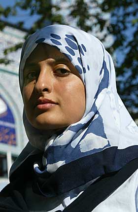FORST�R IKKE: Amber Khan, talskvinne for World Islamic Mission, stiller seg uforst�ende til Solbergs kritikk. Foto: SCANPIX