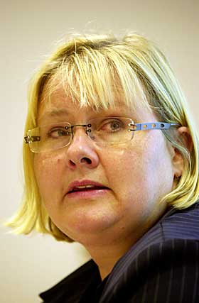 - MODERNISER! Kommunalminister Erna Solberg mener muslimer i Norge m� moderniseres. Foto: SCANPIX