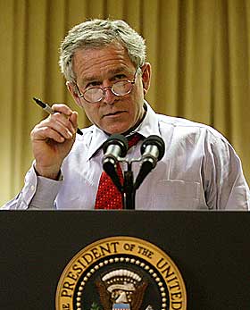 TAKKET NORGE: Bush nevnte overraskende Norge blant st�ttespillerne for Irak-krigen.