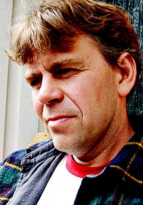 REDNINGSMANN: Mads Henrik Sandnes og kona Heidi reddet livet til Havnås kone i morgentimene i dag. Litt seinere fant de Magne Havnå omkommet i sjøen.