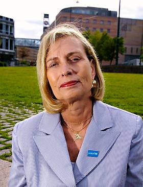 BEKYMRET: Karin Sham Poo håper at det snart blir så rolig i Irak at UNICEF kan sende medarbeidere dit.