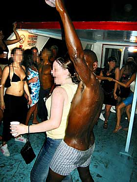 så mange er det vanlig å hax med sexy jenter så mange er det vanlig å hax med sexy jenter